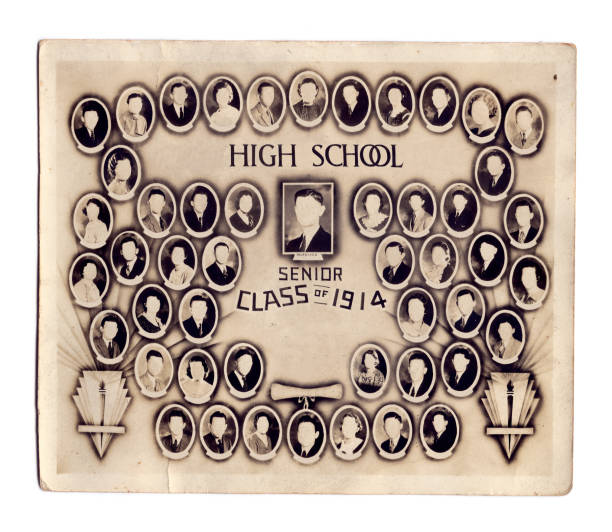高校時代の集合写真を絵で表した画像